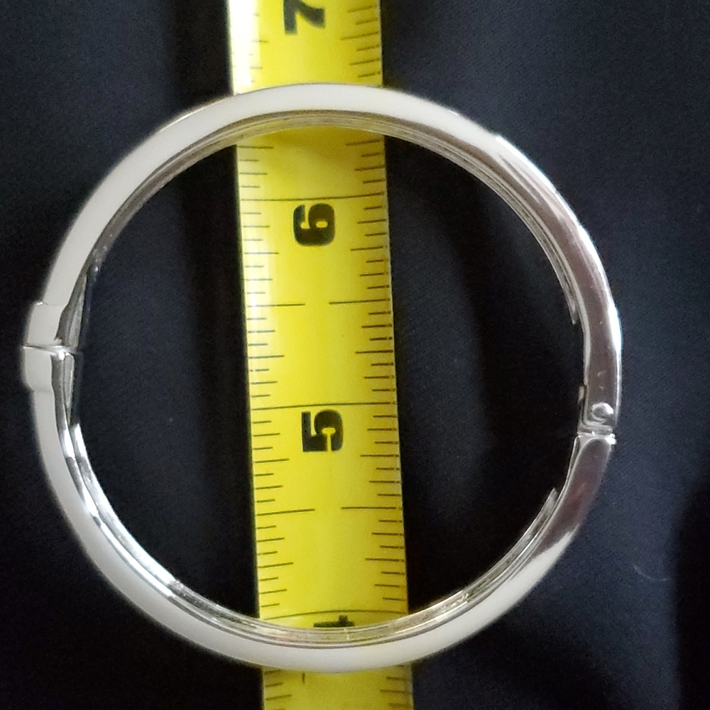 Women's crystal Bangle Bracelet - Picture 4 of 5